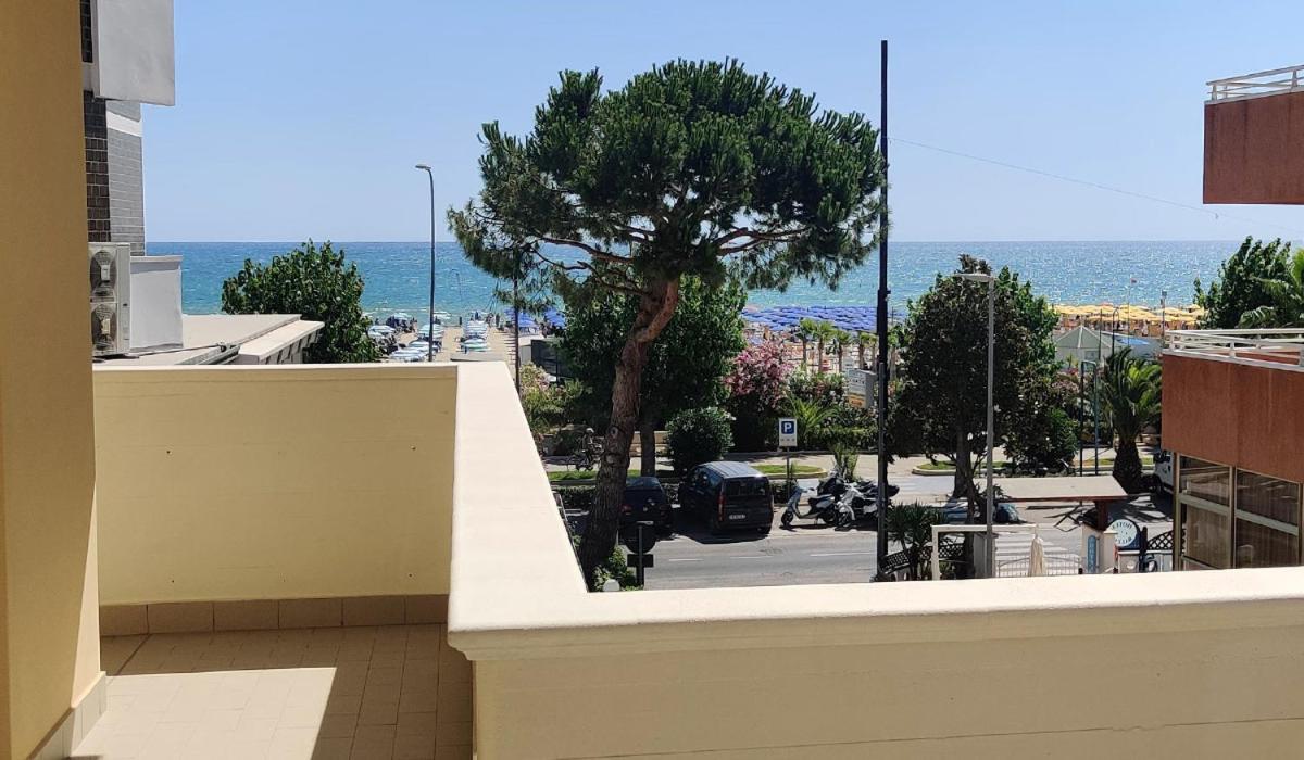 Residence Riviera Alba Adriatica Exterior foto