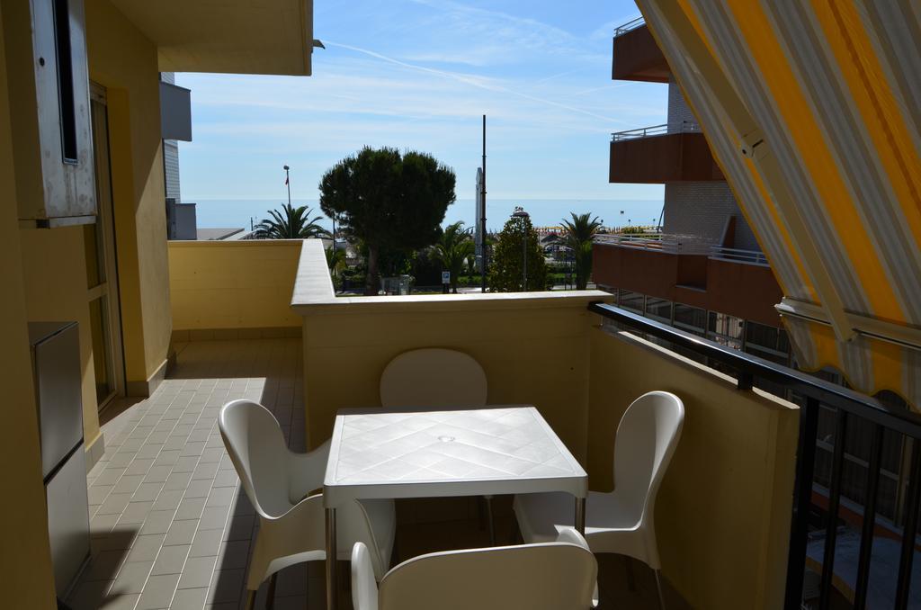 Residence Riviera Alba Adriatica Exterior foto