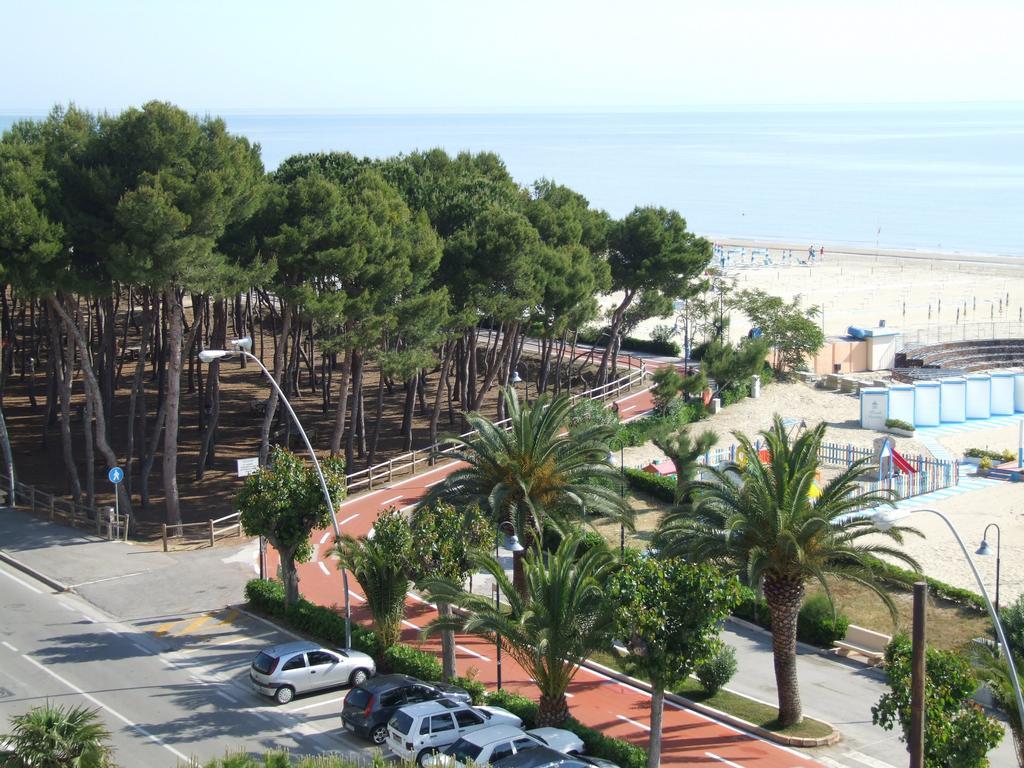 Residence Riviera Alba Adriatica Exterior foto