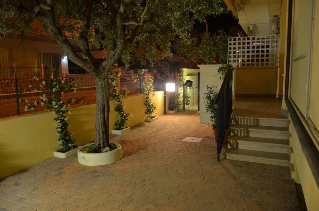 Residence Riviera Alba Adriatica Exterior foto
