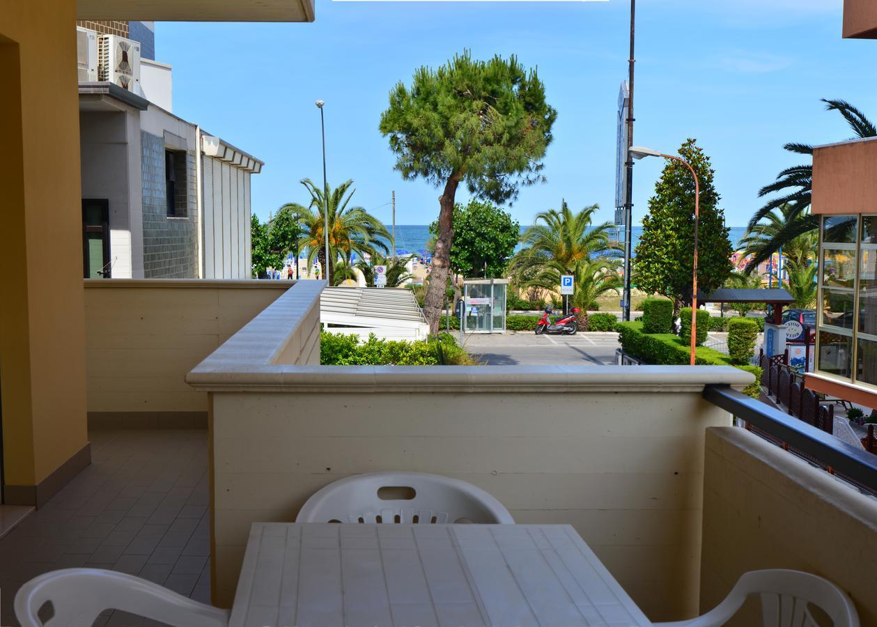 Residence Riviera Alba Adriatica Exterior foto